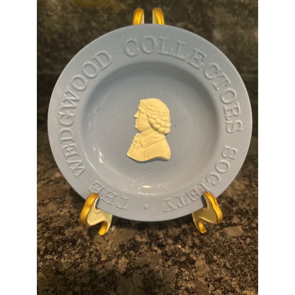 Wedgwood Collectors Society Commemorative Plate W/ Relief Profile